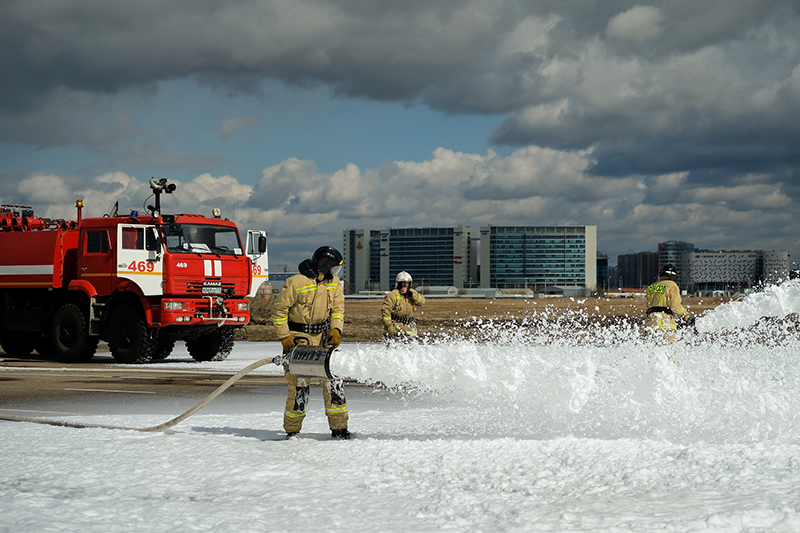 В аэропорту Пулково состоялись весенние учения по проведению аварийно-спасательных работ